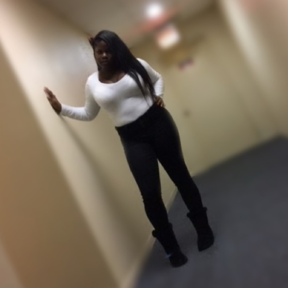 Meet your Posher, Briel